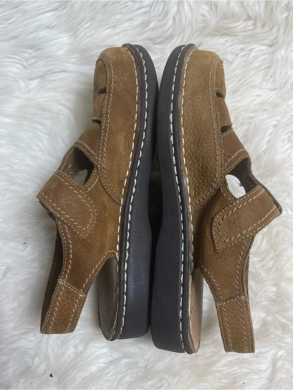 Earth Shoes Brown suede Fisherman Sandals SZ10Padded footbed , adjustable strap